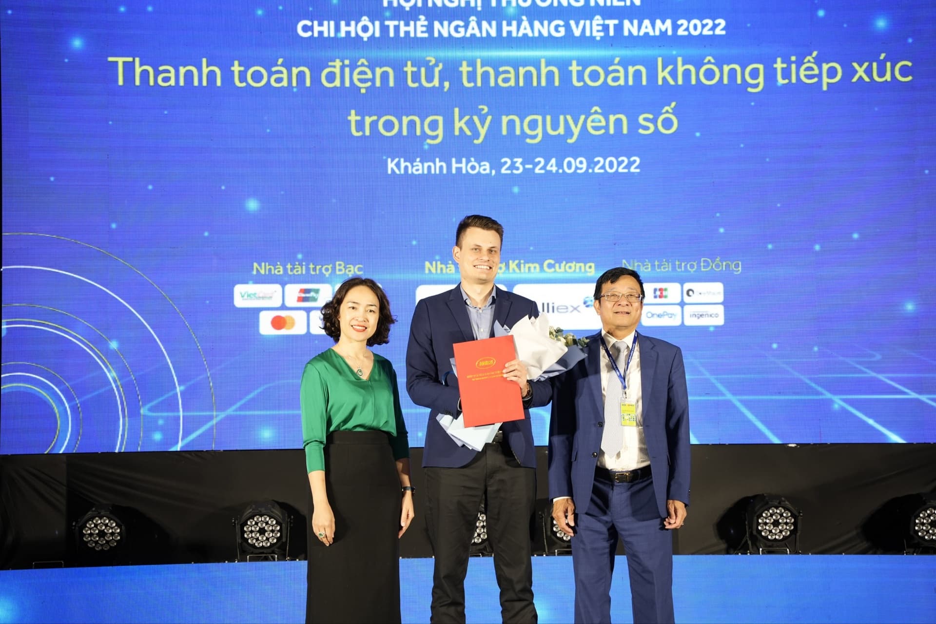 Home Credit becomes member of Vietnam Bank Card Association