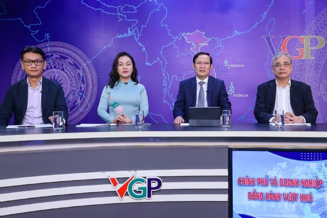 Government, Businesses Together Overcome Difficulties
