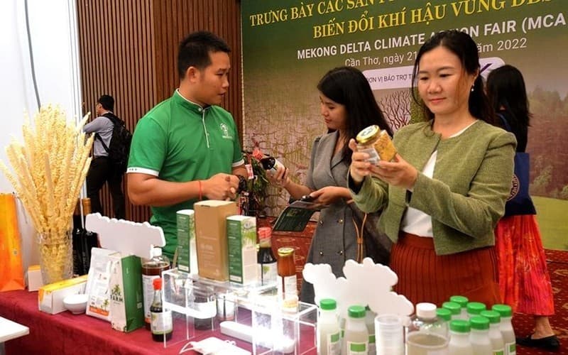 Fair displays products and solutions adapted to climate change in the Mekong Delta