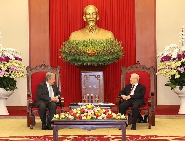 Review on external affairs from Oct.17-23: UN Secretary-General’s visit to Vietnam; promoting ties with Singapore, Korea