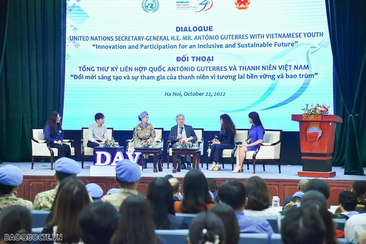 UN Secretary-General held dialogue with Vietnamese youth at DAV