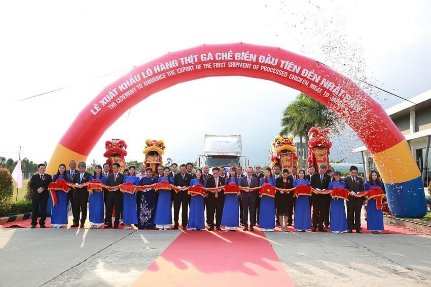 Export of first shipment of C.P. Vietnam's processed chicken to Japan