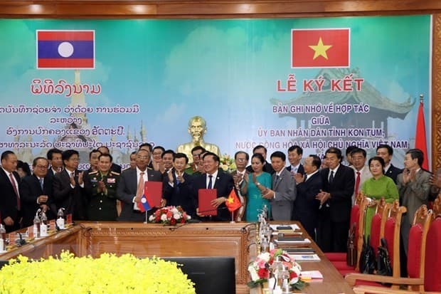 Kon Tum, Laos’ Attapeu sign MoU on cooperation for 2022-2027