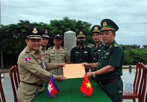 Kien Giang receives more Vietnamese returning from Cambodia