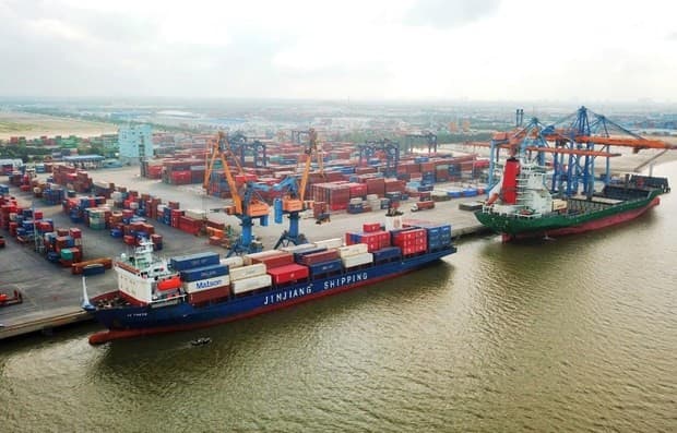 Vietnam is on track to see a trade surplus of 10 billion USD this year