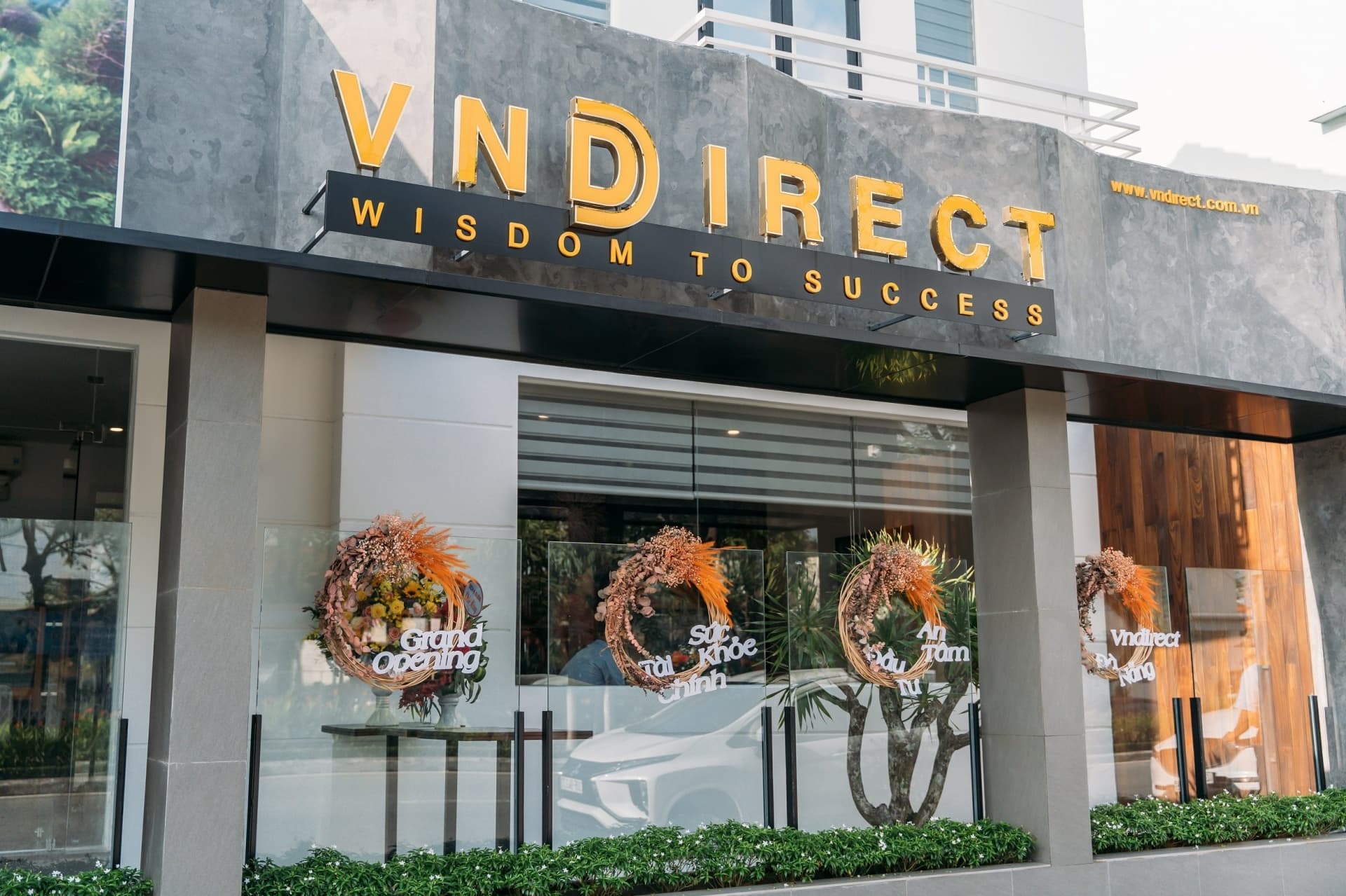VNDIRECT sign off syndication with foreign financial institutions
