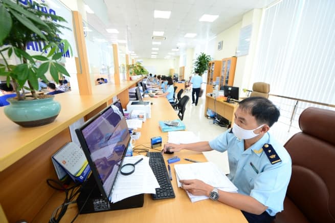 Vietnam Customs: Speeding up Administrative Reforms