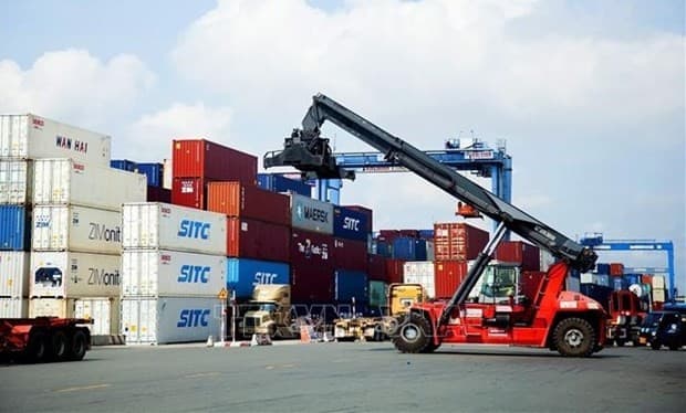 Vietnam enjoys 10.6 billion USD trade surplus in 11 months