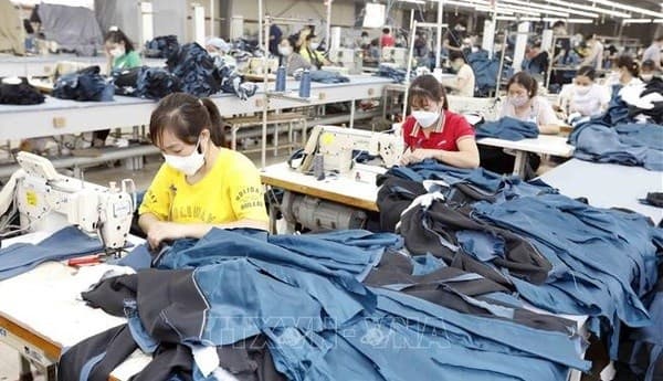 Vietnam sets new record in import-export turnover