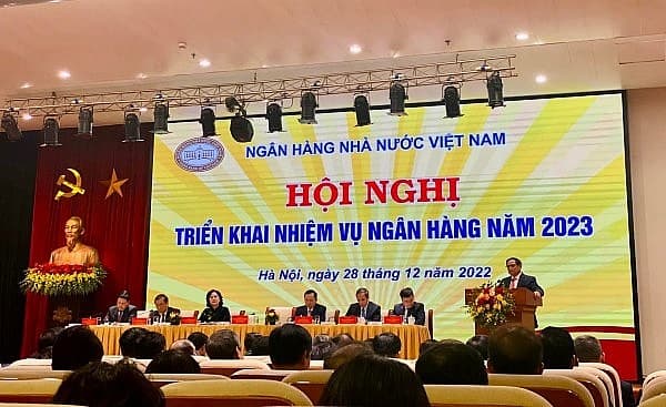 Banking sector suffers difficulties in 2022