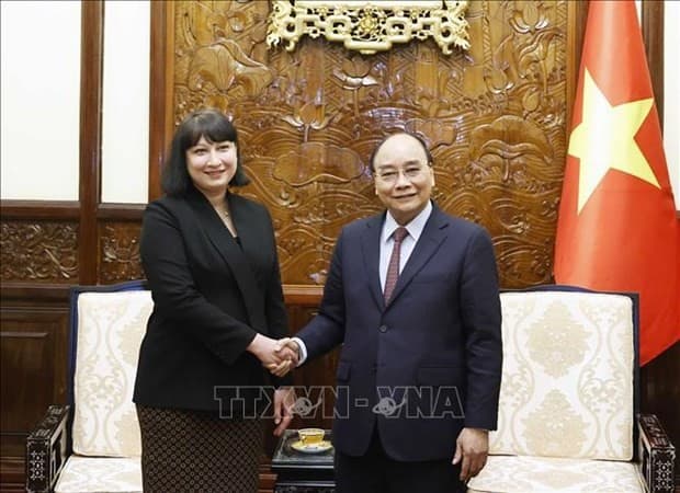 President received Romanian ambassador