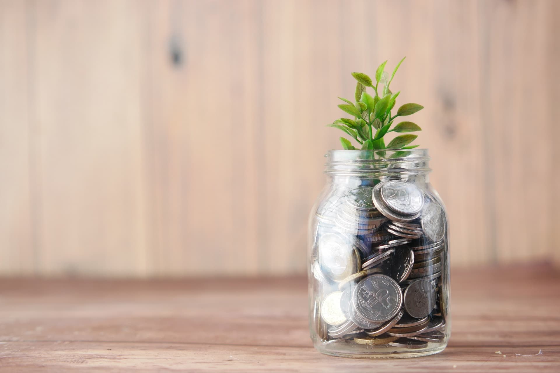 Vietnamese investors changing strategies to combat inflation