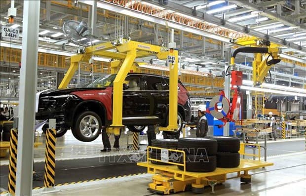 CIEM sketches out Vietnam’s 2023 economic scenarios