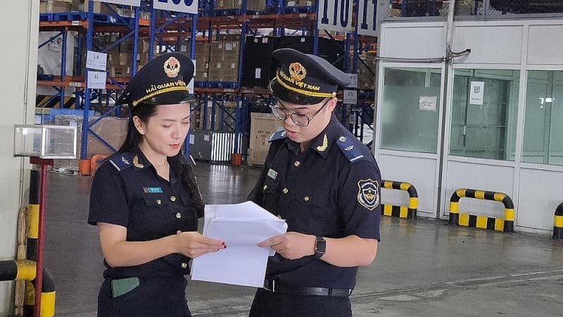Noi Bai Customs handled procedures for 209 international flights