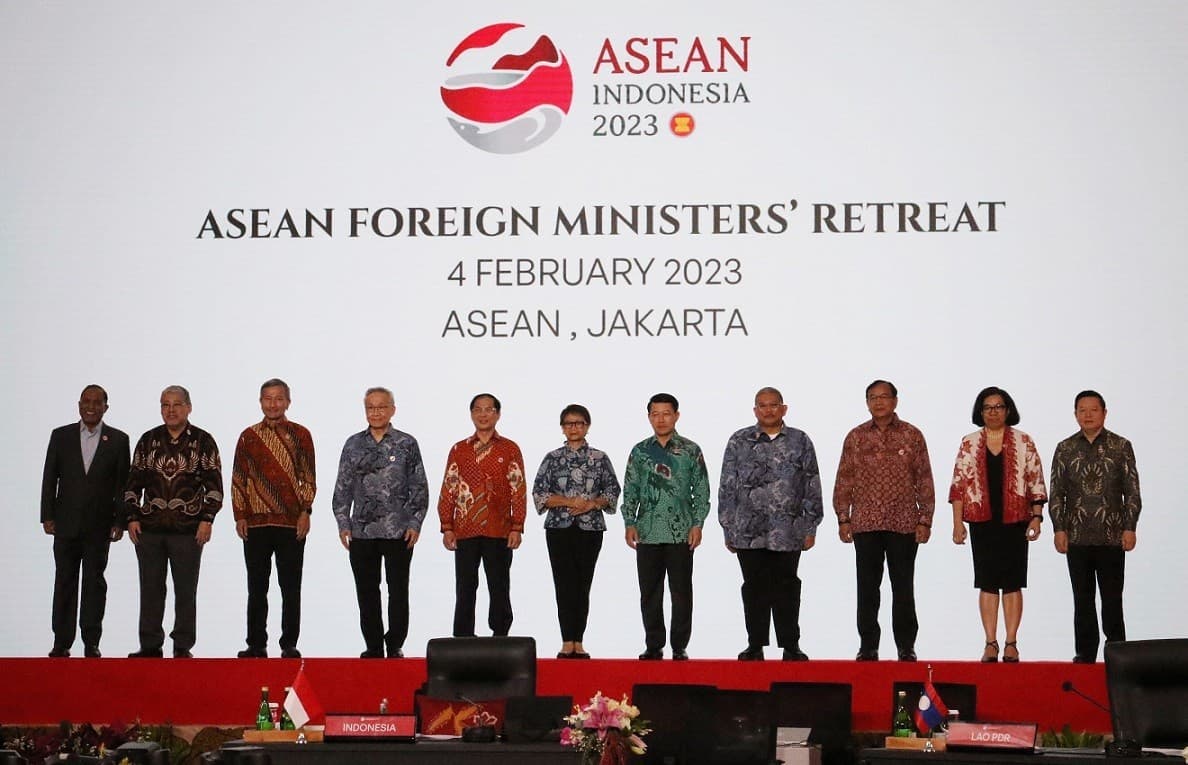 Foreign Minister Bui Thanh Son: ASEAN should maintain balanced, harmonious approach to partners