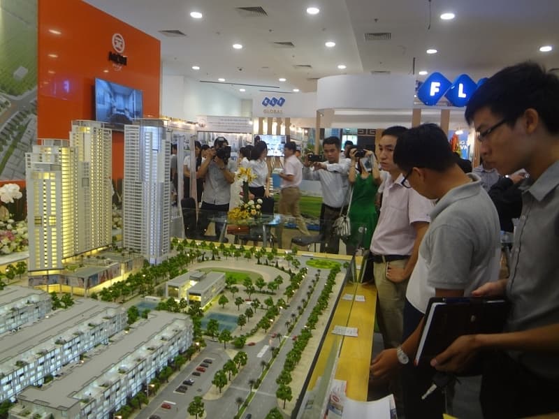 Real estate businesses are under pressure to repay bonds before maturity