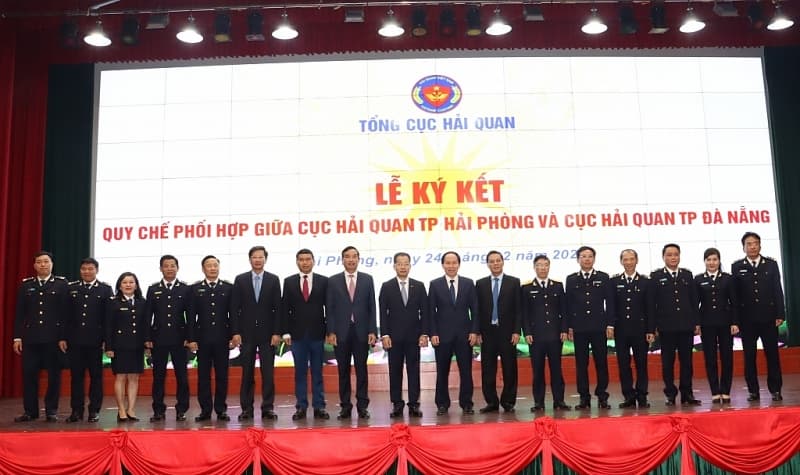 Hai Phong Customs Department, Da Nang Customs Department cooperate to facilitate import and export