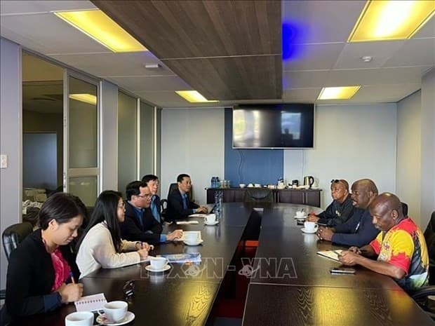 Vietnam General Confederation of Labour delegation visits South Africa