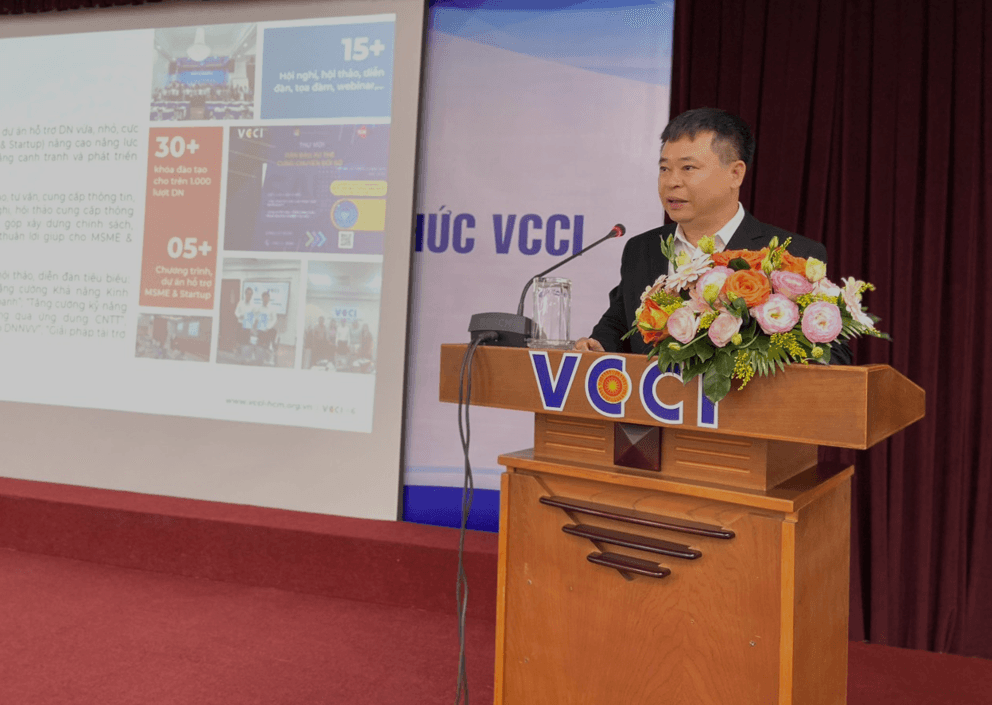 35 more businesses become official members of VCCI
