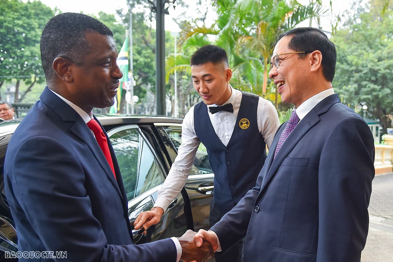 To strengthen friendship and cooperation between Vietnam and Dominica