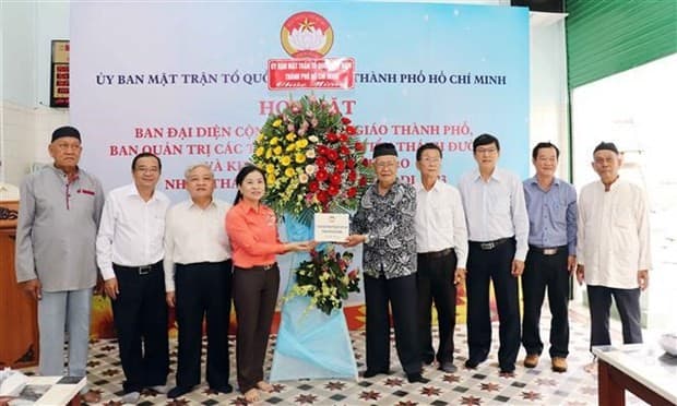 Greetings extended to Muslims in HCM City on Ramadan month