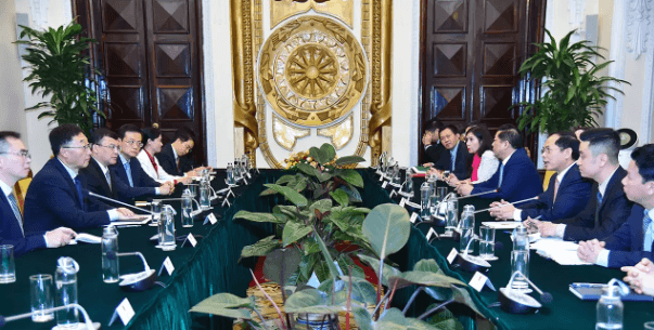 Foreign Minister Bui Thanh Son hosts China’s Guangxi Party Secretary