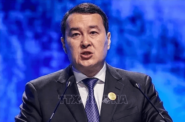 Vietnamese leaders congratulate re-elected Kazakh leaders