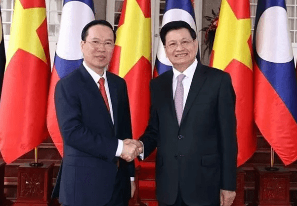 President Vo Van Thuong and Party General Secretary, President of Laos hold talks