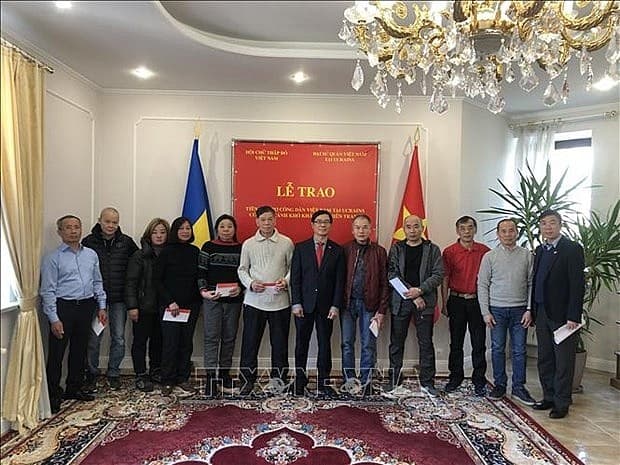 Support provided to needy Vietnamese in Kiev
