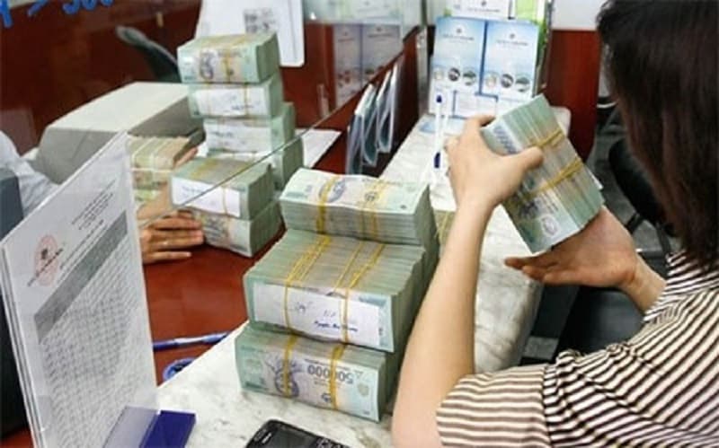 Experts advise investor caution despite market enthusiasm