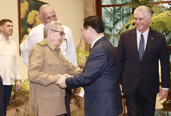NA Chairman Vuong Dinh Hue: Vietnam-Cuba ties will last forever