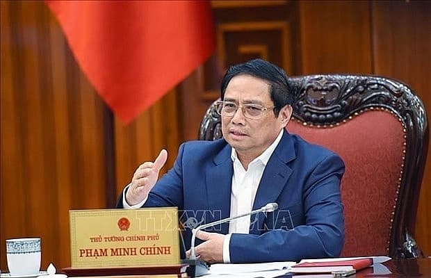 PM works with ministries, agencies on finance-banking activities