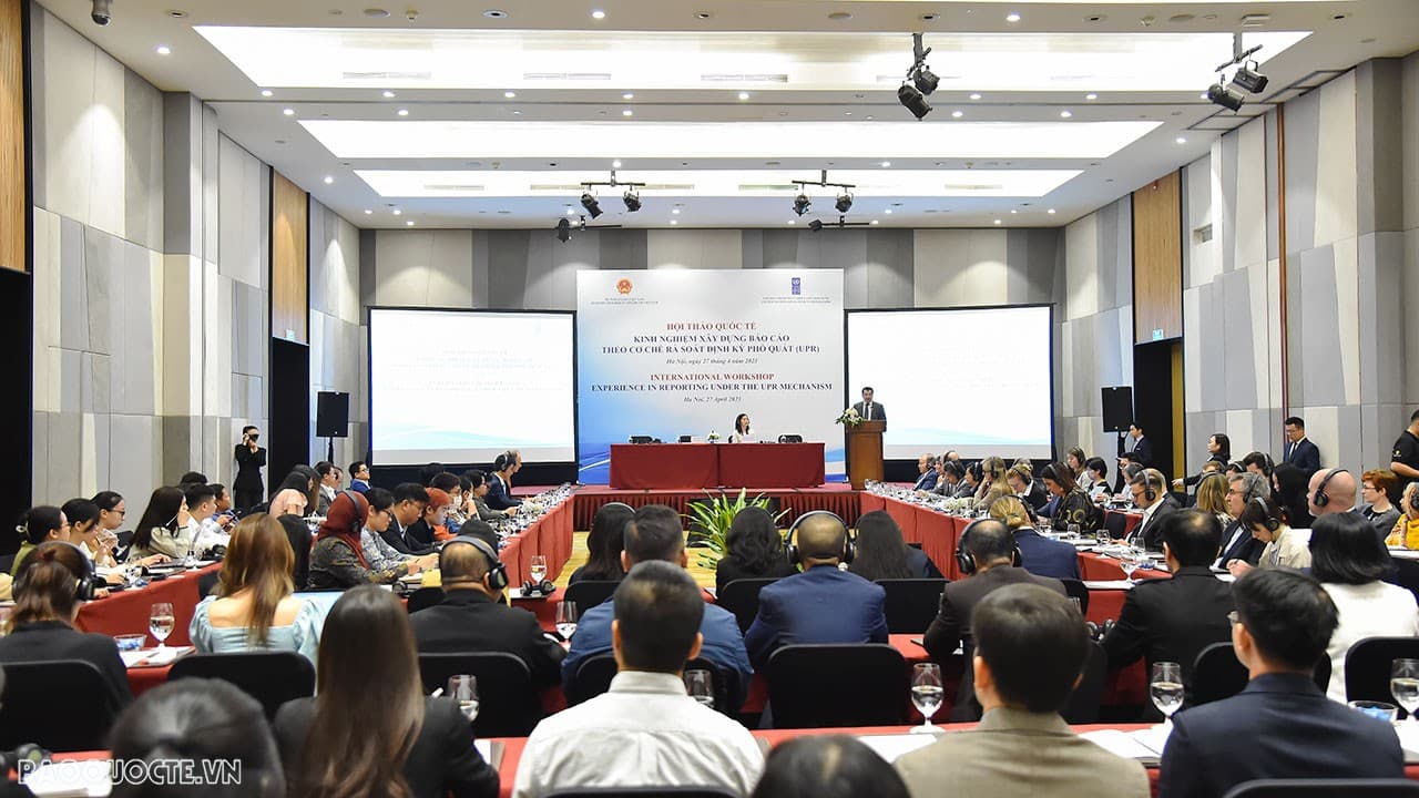 Int'l workshop on experience in reporting under UPR mechanism opened in Hanoi
