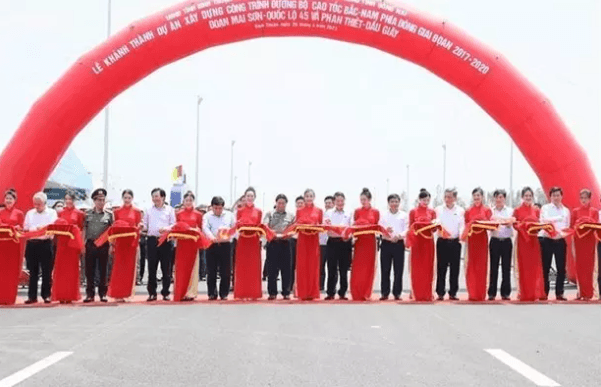 Two sections of eastern North - South Expressway open to traffic