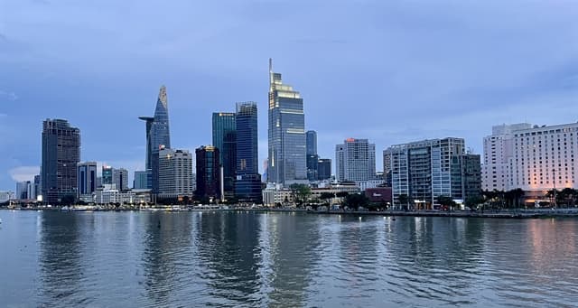 Country’s largest economic hub urged to tackle problems to speed up recovery