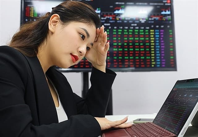 Companies slow down their listing plans amid market turbulence