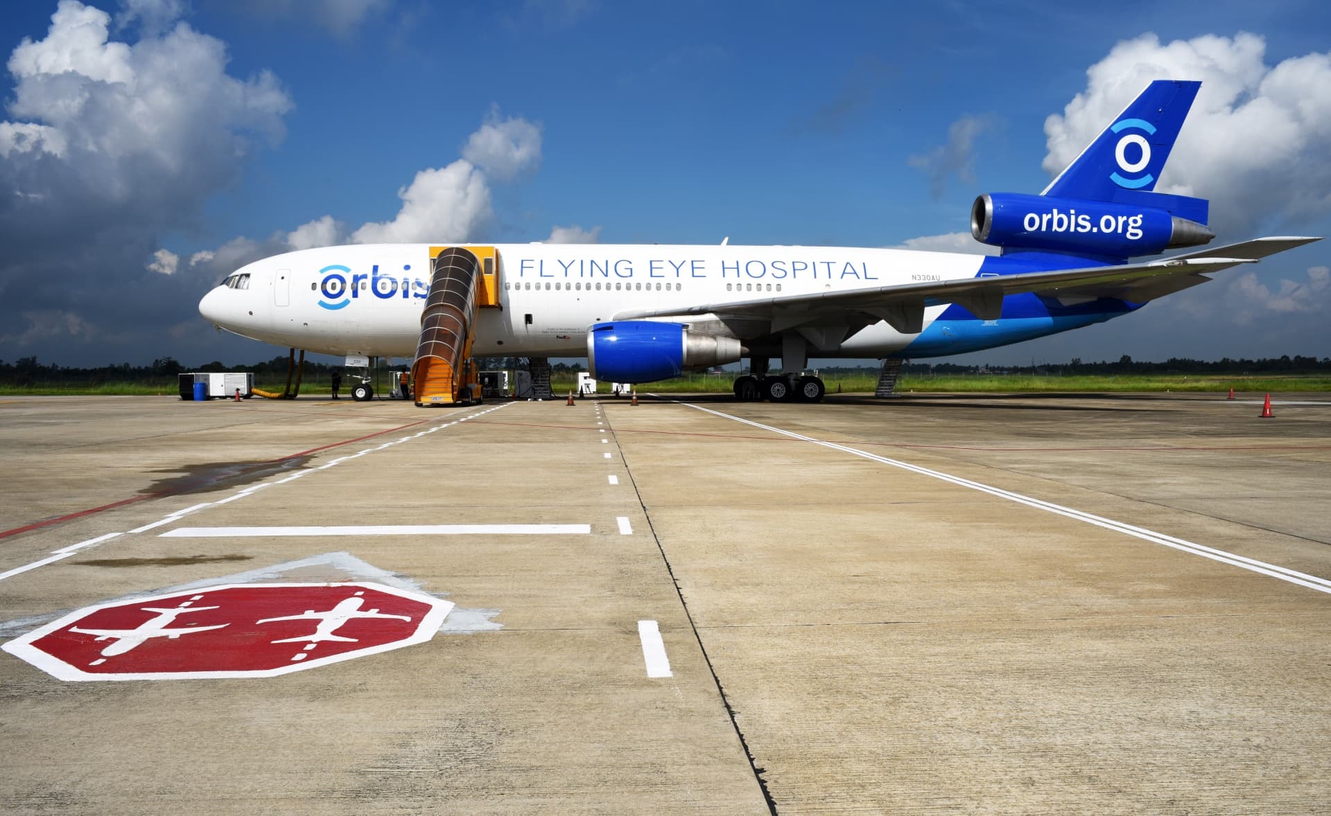 Building capacity for eye care in Can Tho with the Flying Eye Hospital