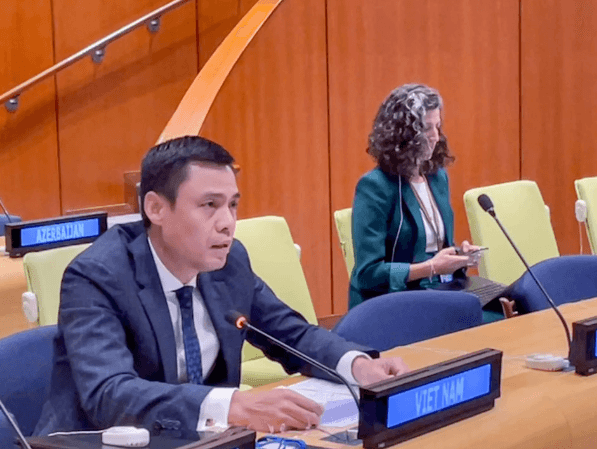 Vietnam calls for cooperation to help middle-income countries achieve sustainable development