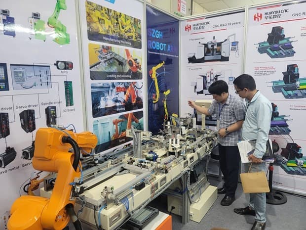 Hà Nội industrial products, equipment and automation fair held