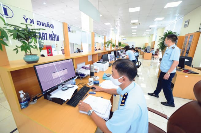 Customs Sector’s Budget Revenue Falls Nearly 18%
