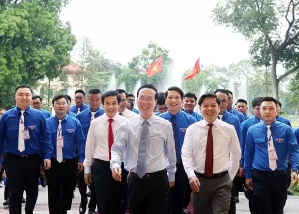 State leader meets youth exemplars in following President Ho’s teachings