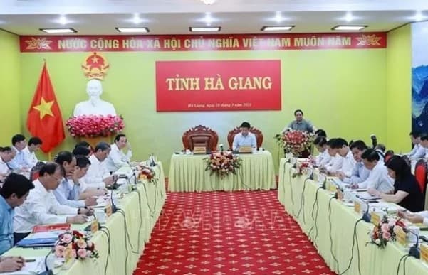 Prime Minister asks Ha Giang to pave way for development with mechanisms, policies