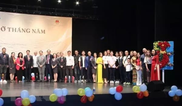 Connecting Vietnamese in Hong Kong, Macau important