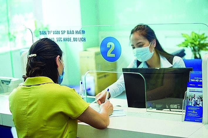 Encourage businesses and people to jointly develop micro-insurance