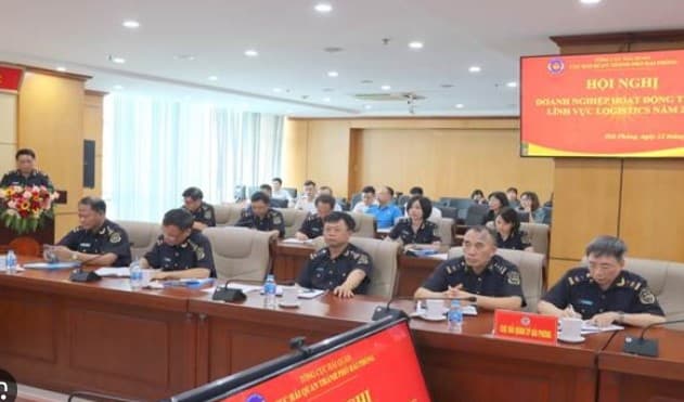 Hai Phong Customs Supports Logistics Firms to Solve Difficulties