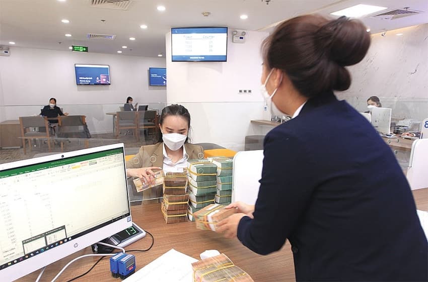 Vested interests doing damage in banking