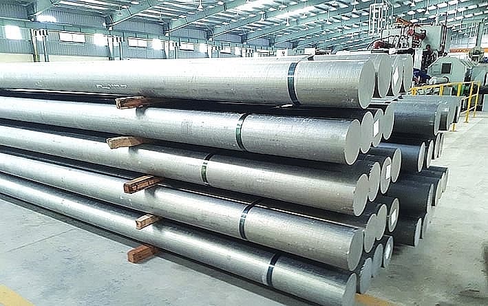 The aluminium industry before the requirement of green transition