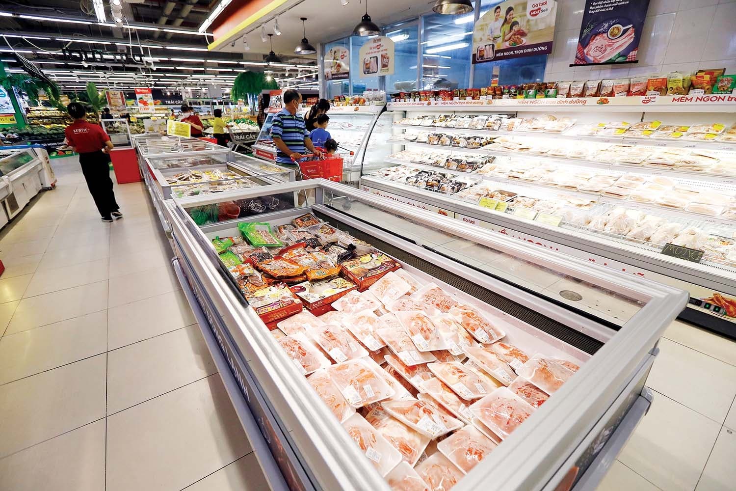 Retailers ramp up promotions to boost sales