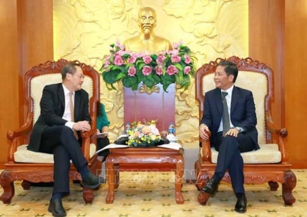 Vietnam promote multifaceted cooperation with Singapore, Australia