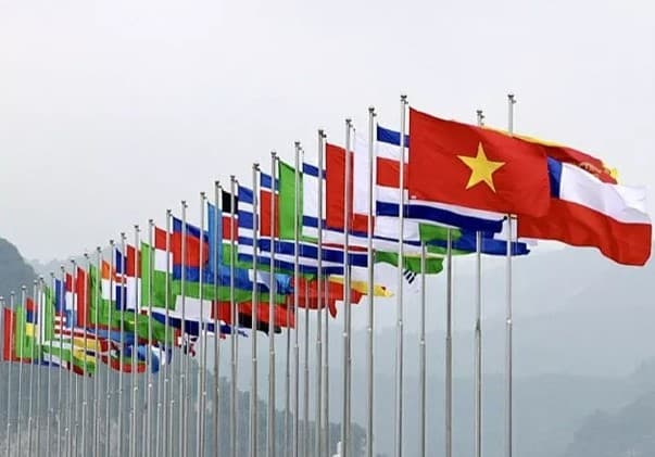 Vietnam to step up international economic integration: resolution